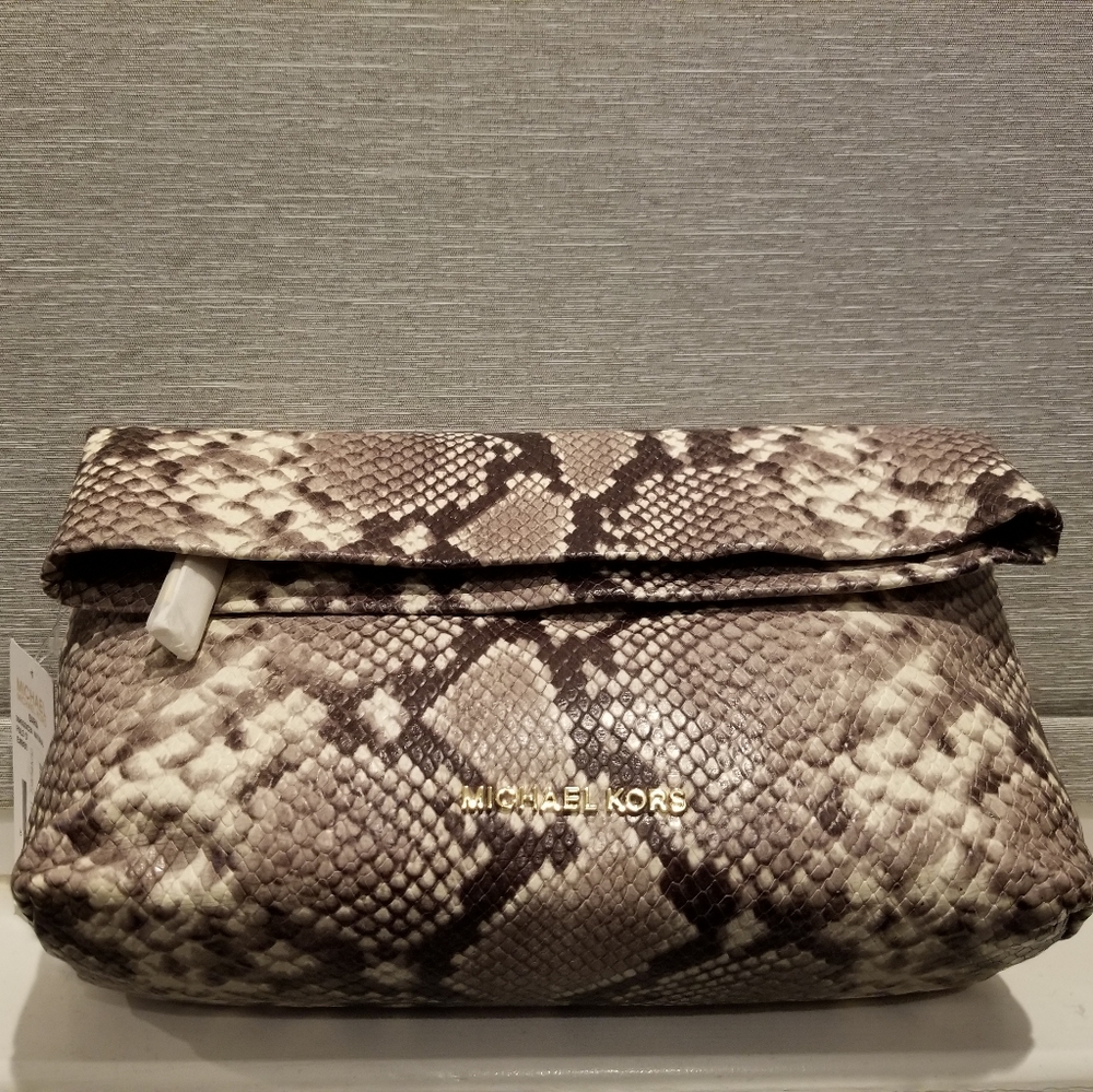 🏷SALE NWT Michael Kors Daria Foldover